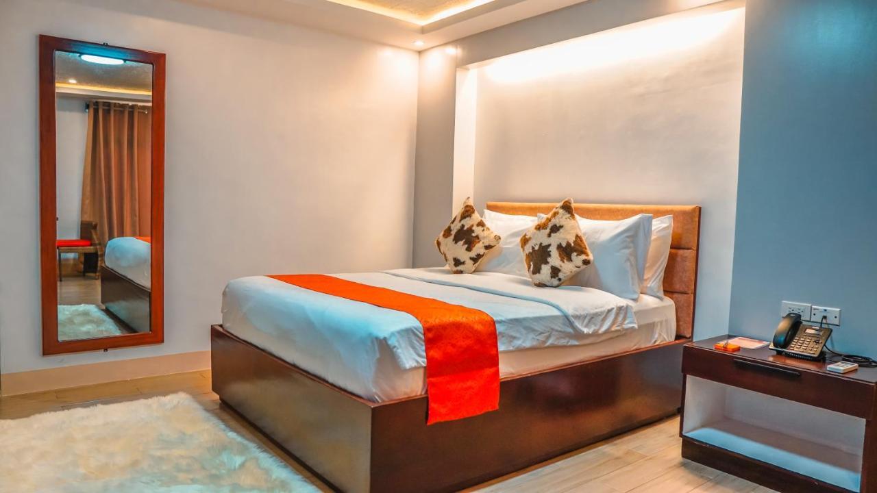 Aya Hotel & Residences Clarin  Exterior photo