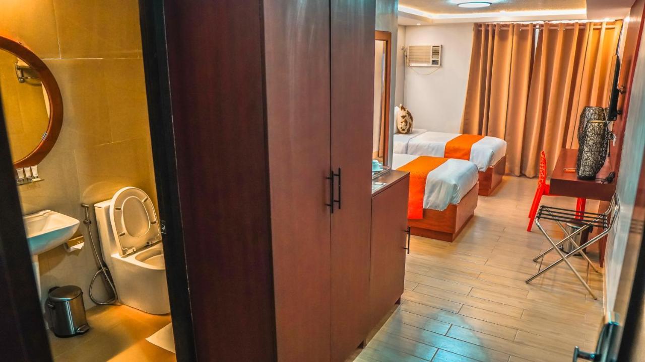 Aya Hotel & Residences Clarin  Exterior photo