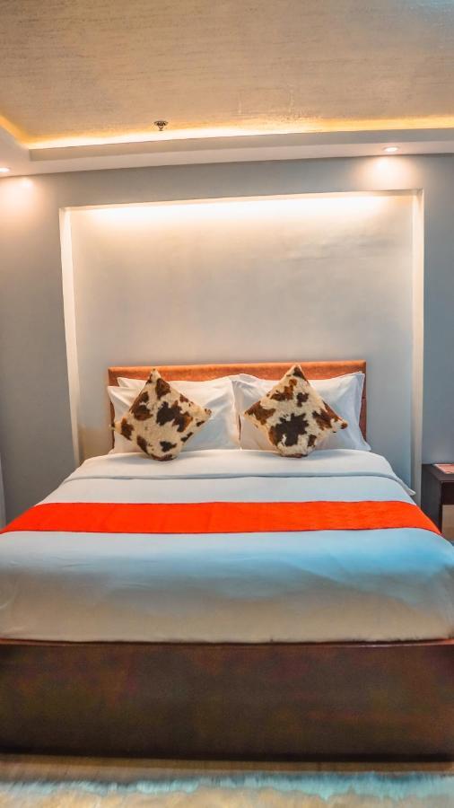 Aya Hotel & Residences Clarin  Exterior photo